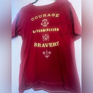 Gryffindor tshirt - Universal Studios, Ca, never worn - size L